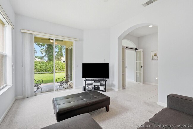 Building Photo - 707 SW San Salvador Cv