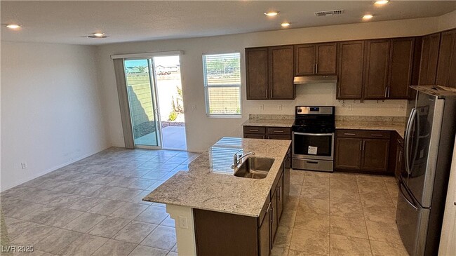 Building Photo - 8736 Victoria Pk St