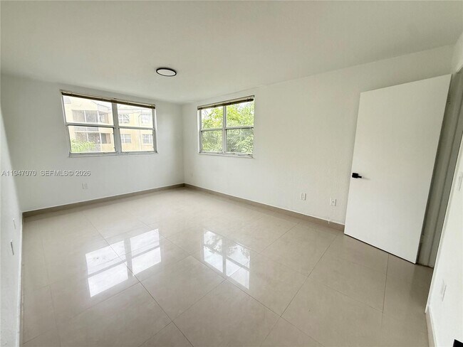 Building Photo - 8323 Lake Dr