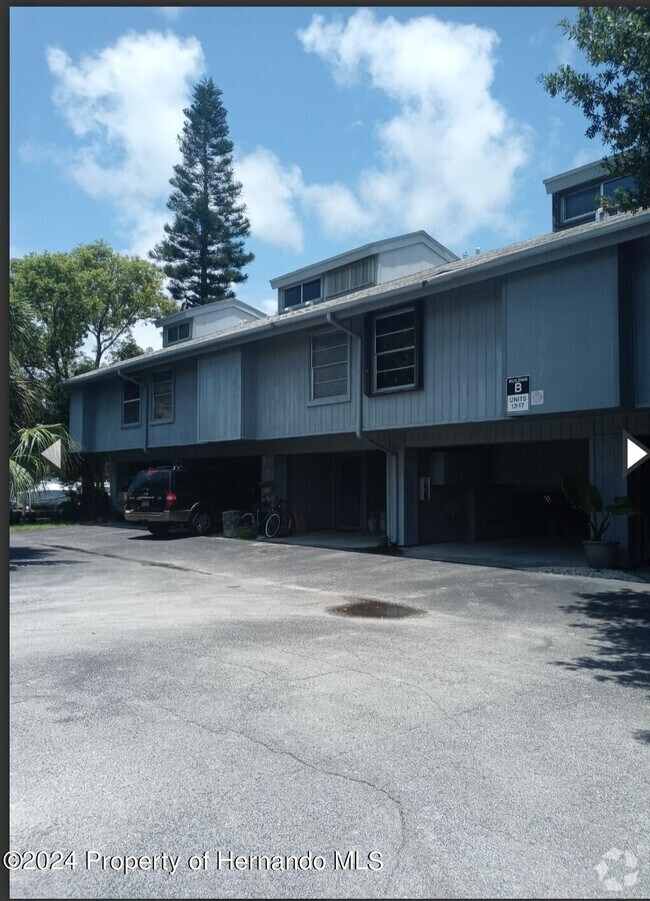 Building Photo - 200 Meres Blvd