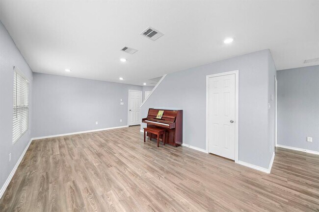 Building Photo - 32510 Orchard Haze Dr