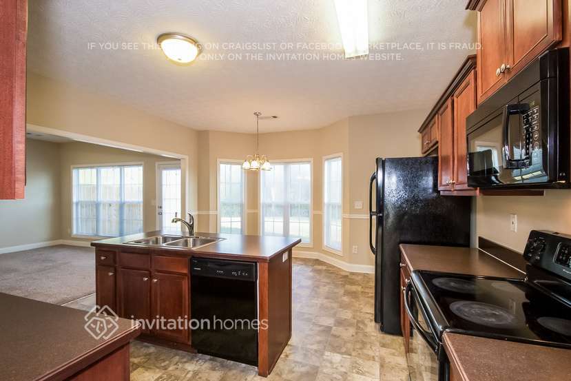 Building Photo - 225 Hedgewood Dr