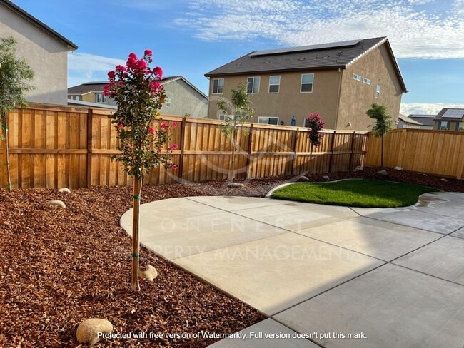 Building Photo - Gorgeous 3 Bedroom, 2 Bath Home In Twelve Bridges