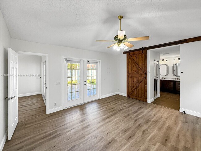 Building Photo - 841 Stanton Dr