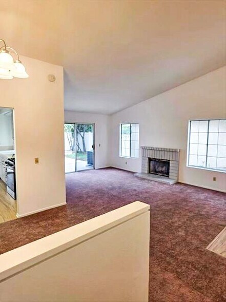 Building Photo - 980 Oakland Hills Dr