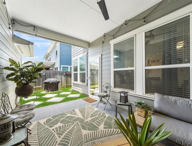 Building Photo - 17023 Canosa Dr