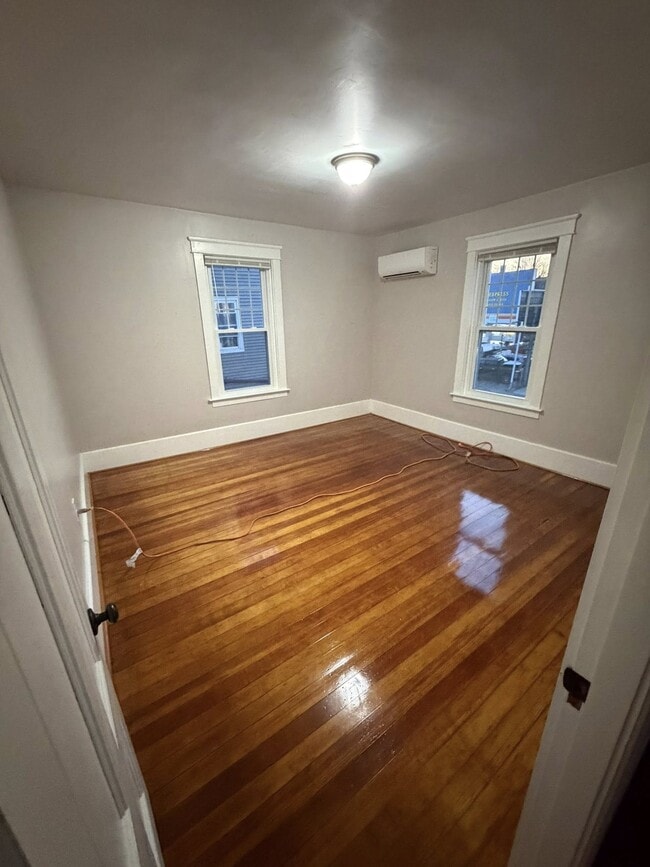 Building Photo - 936 S Main St