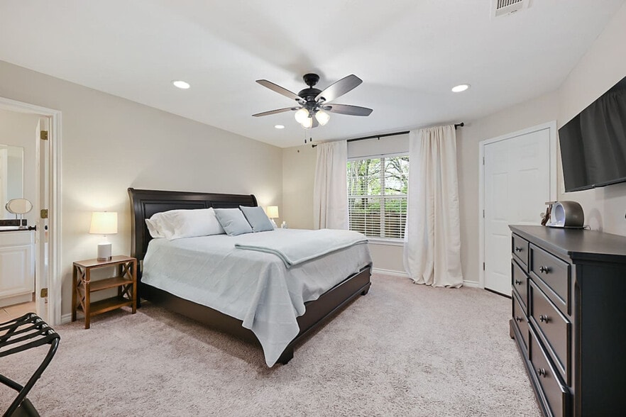 Building Photo - 406 Montauk Ct