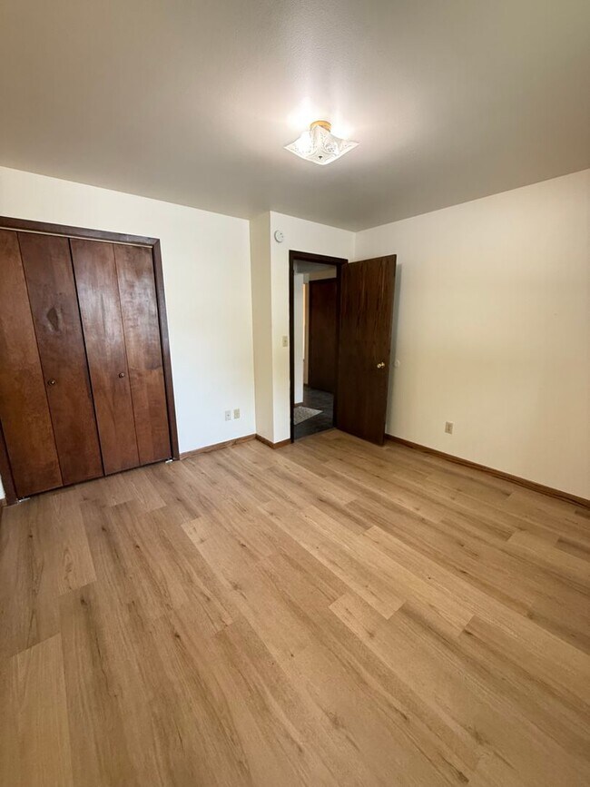 Building Photo - 2406 Skeels Ave