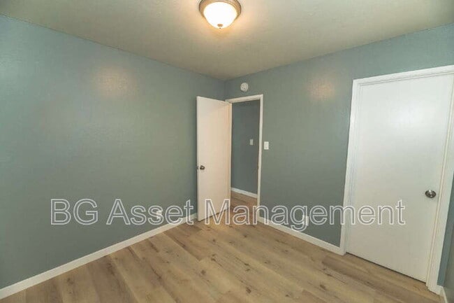 Building Photo - 1574 San Pablo Ave