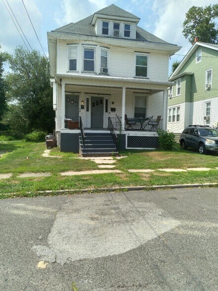 second and third floors of single duplex - 17 W Madison Ave
