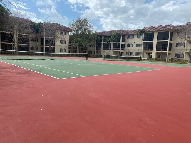 Building Photo - 251 S Cypress Rd