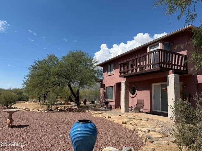 Building Photo - 5081 N Bear Canyon Rd