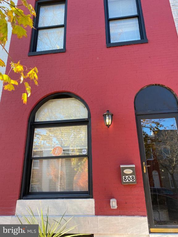 Building Photo - 808 N Montford Ave