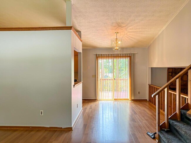 Building Photo - 5506 Singleton Rd