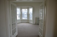 Building Photo - 1 Bedroom 3rd Floor Apartment Near York Re...