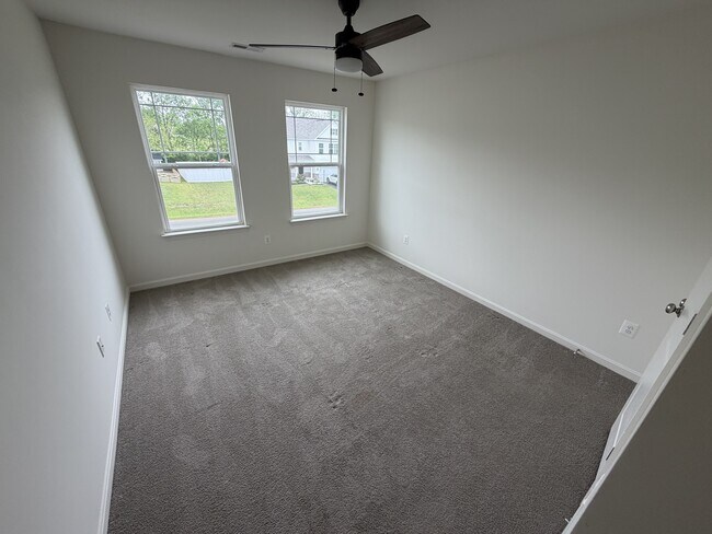 Building Photo - 287 Paradise View Dr