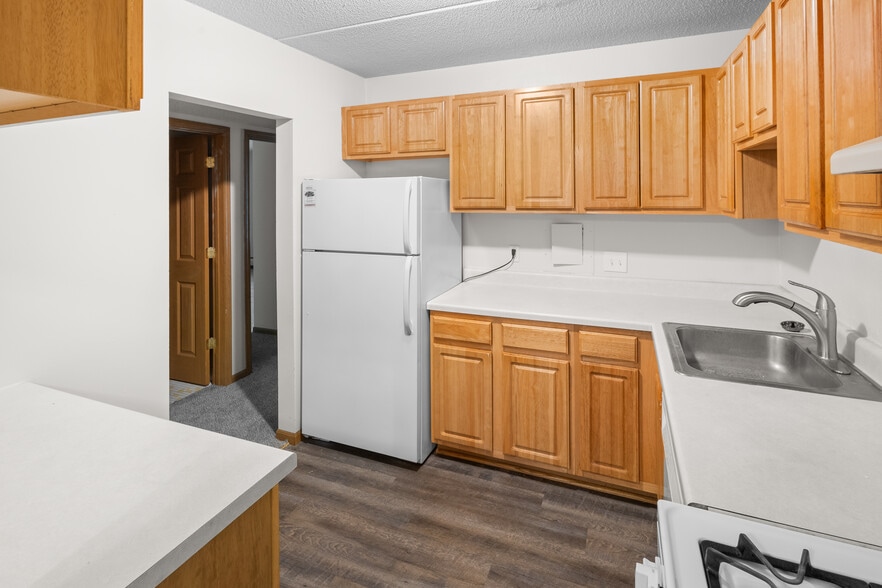 2 Bedroom - End Unit Kitchen - Rosewood West