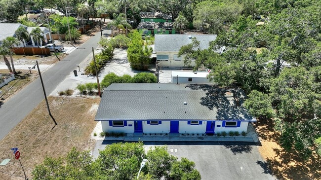 Building Photo - 5100/5102 24th Ave - Duplex