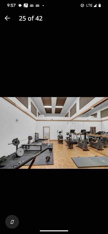 Building Photo - 4407 Wilshire Blvd