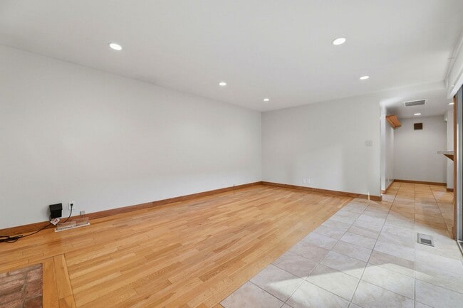 Building Photo - Beautifully Updated 3BR/2BA Home with Private Garden Oasis