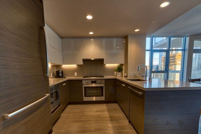 Building Photo - 2bd/1.75ba Seattle Condo
