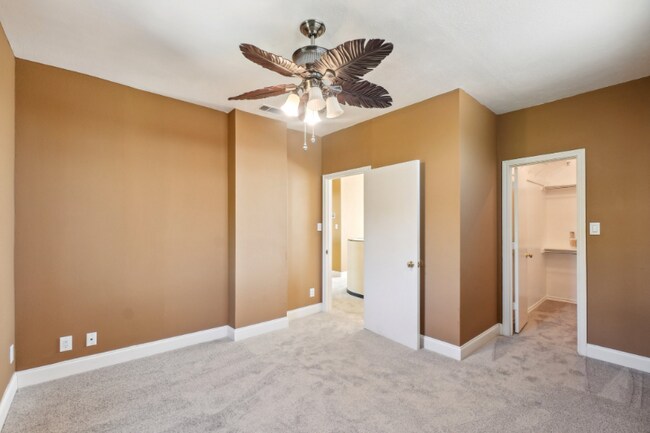 Building Photo - 4040 Avondale Ave