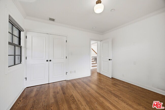 Building Photo - 4316 N Clybourn Ave