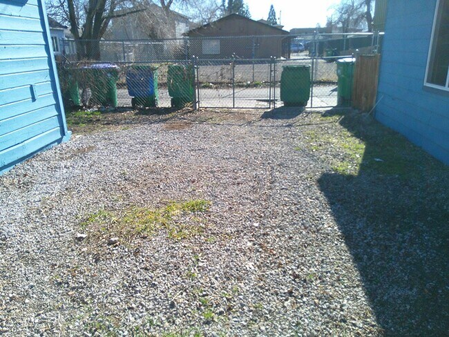 Building Photo - Charming house for rent in a great location