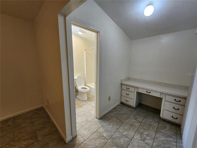 Building Photo - 2018 SW 70th Terrace