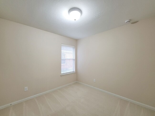 Building Photo - Stunning 3-Bedroom Dream Home in a Quiet Cul-de-Sac!
