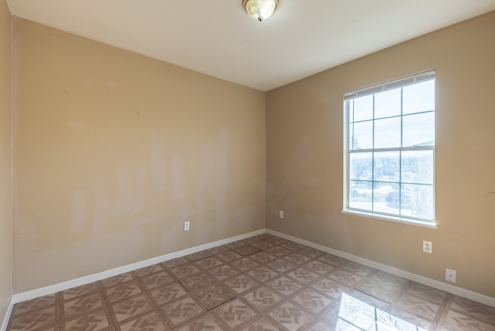 Building Photo - 7561 Windsor Oaks