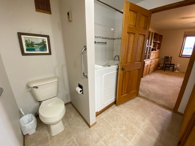 Building Photo - 391 N Somers Rd