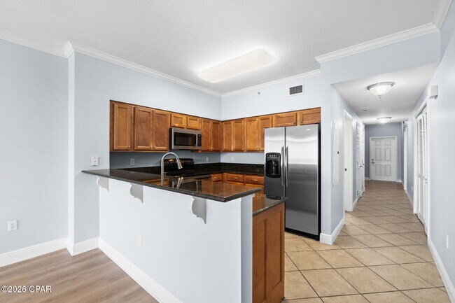 Building Photo - 2400 Grandiflora Blvd