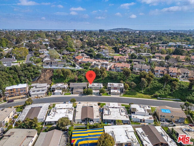 Building Photo - 4118 Del Mar Ave