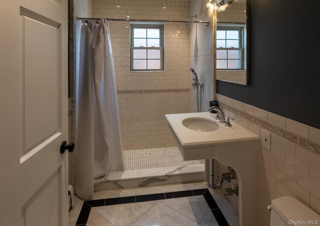 Building Photo - 18-10 121st St