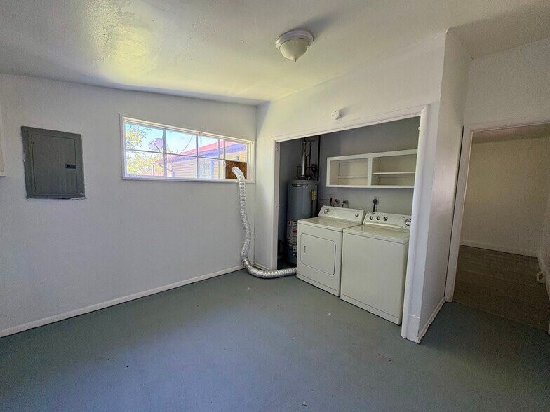 Building Photo - 5547 Holborn Dr