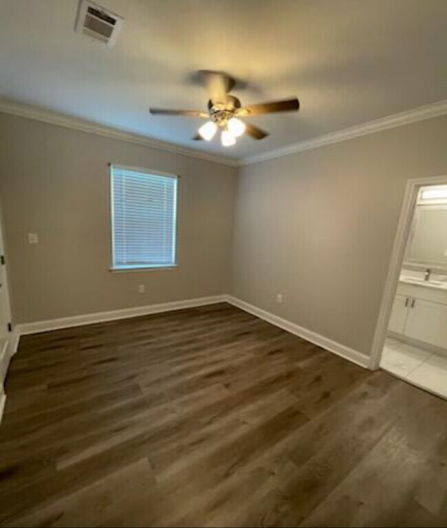 Building Photo - 3137 Pauger St