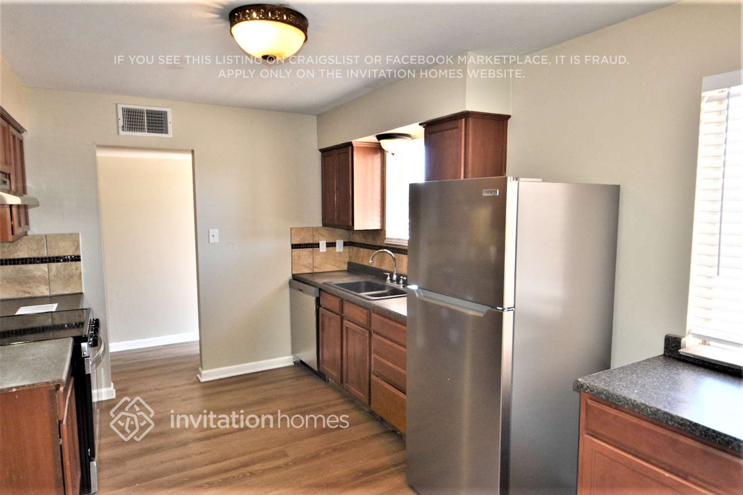 Building Photo - 8520 N 33rd Dr