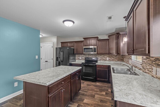 Building Photo - 3 Bed | 2.5 Bath | ~1,536 Sq Ft | Available for Rent