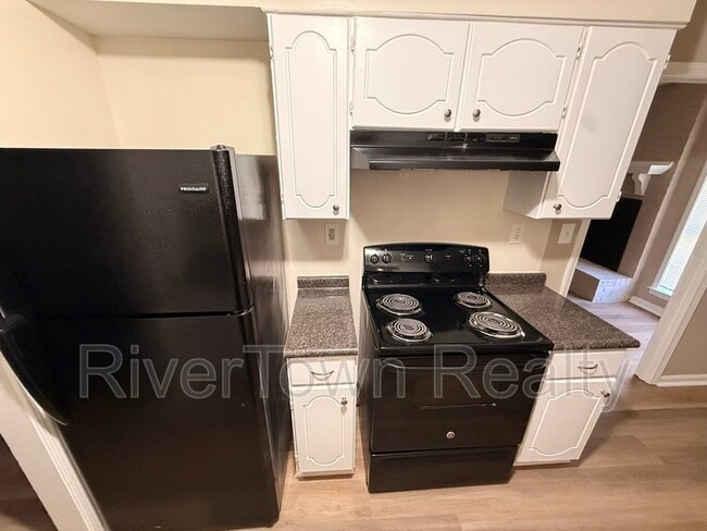 Building Photo - 4987 Scenicwood Cove