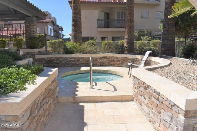 Building Photo - 2023 E Campbell Ave