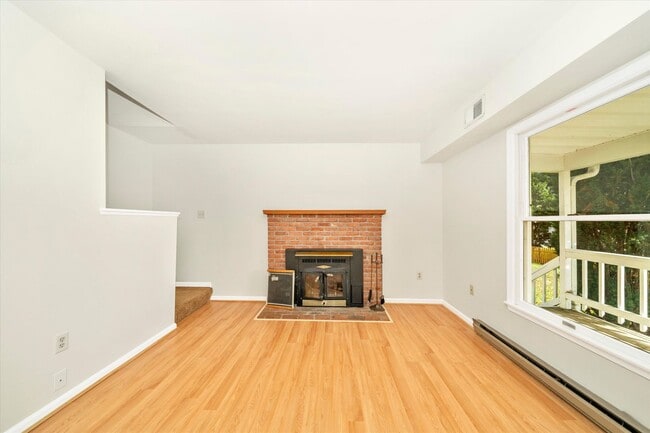 Building Photo - New Market Rental