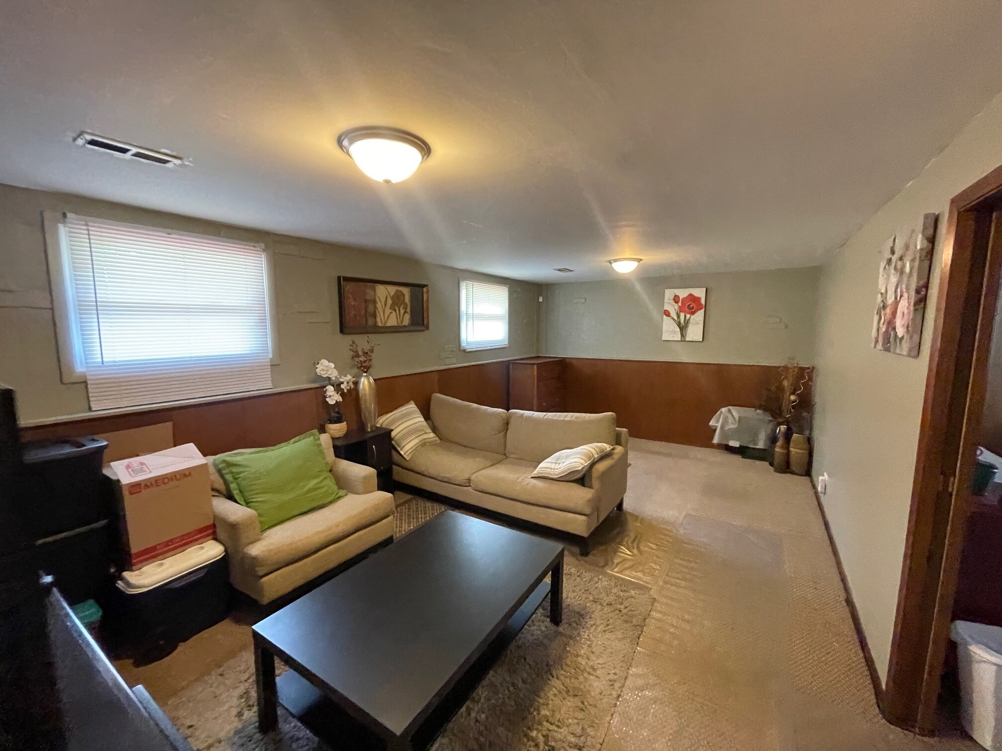Building Photo - 7040 Meadowbrook Ln