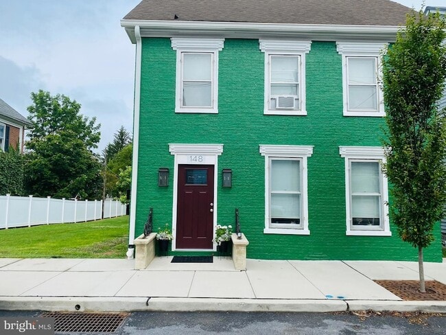 Primary Photo - 148 N Carlisle St