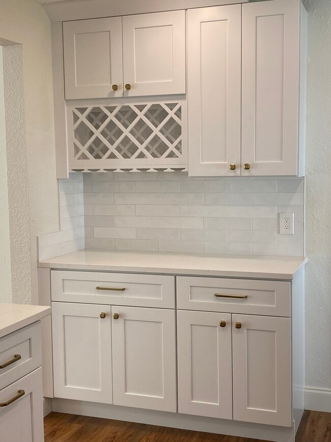 Building Photo - 129 36th Ave NE