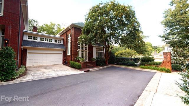Building Photo - 2033 Nolen Park Ln
