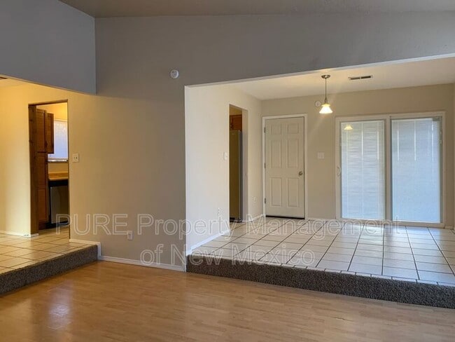 Building Photo - 4556 Platinum Dr NE
