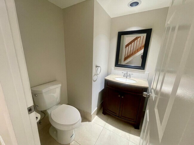 Building Photo - 12220 Sag Harbor Ct