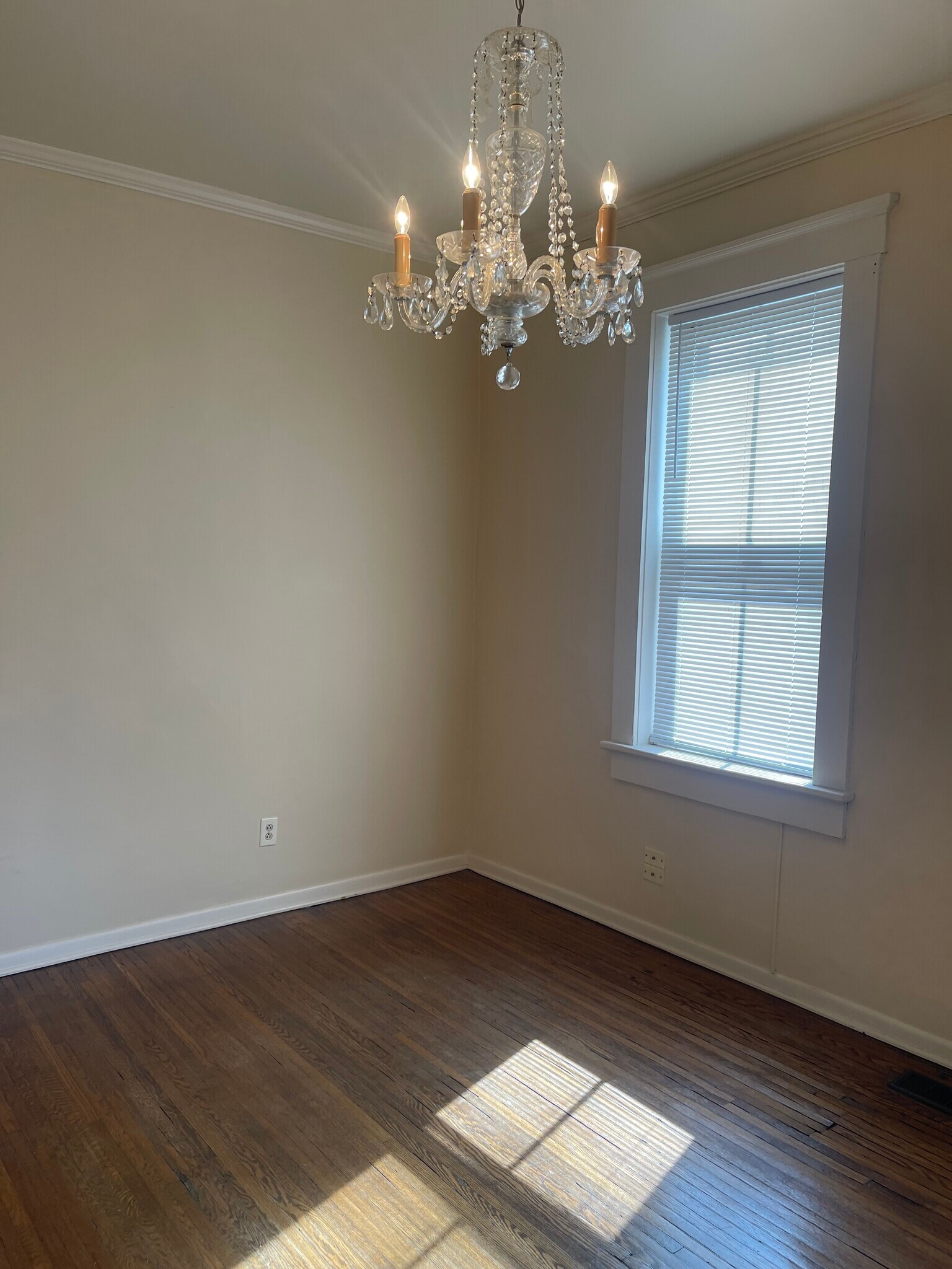 Formal Entry - 560 S 3rd St